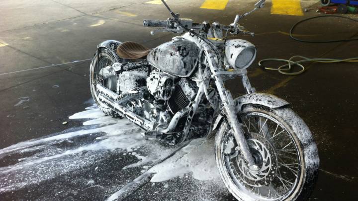 Як правильно помити мотоцикл